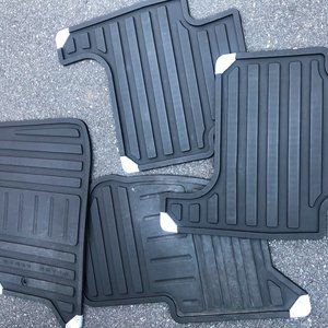 Genuine LANDROVER FLOOR MATS. Fits 2006-2013